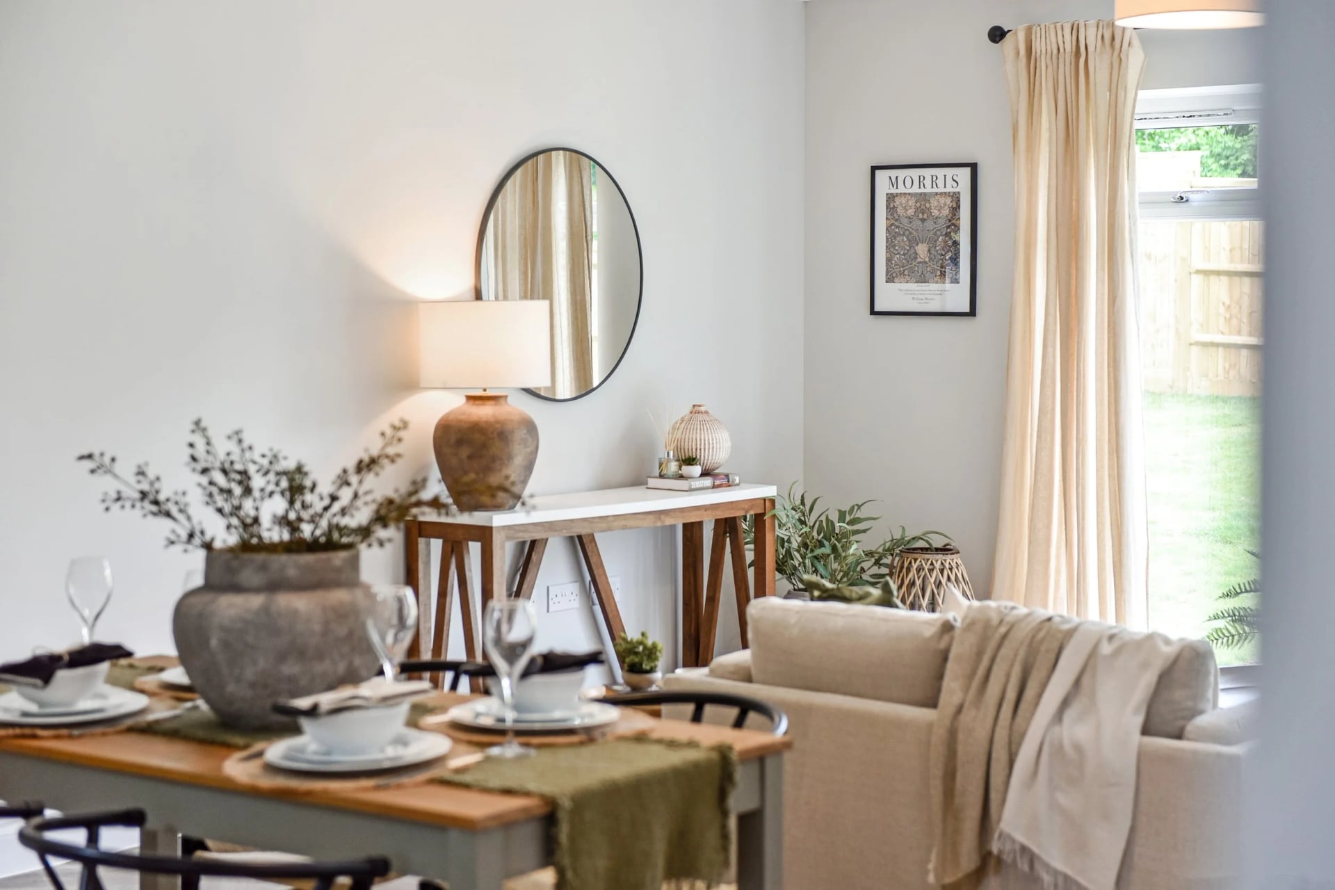 Lamps On: Creating Autumn Warmth with the Right Lighting